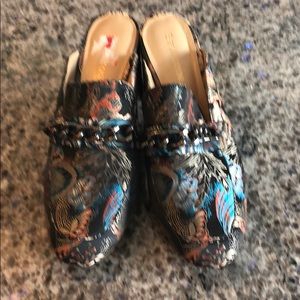 Tapestry mules woth chain